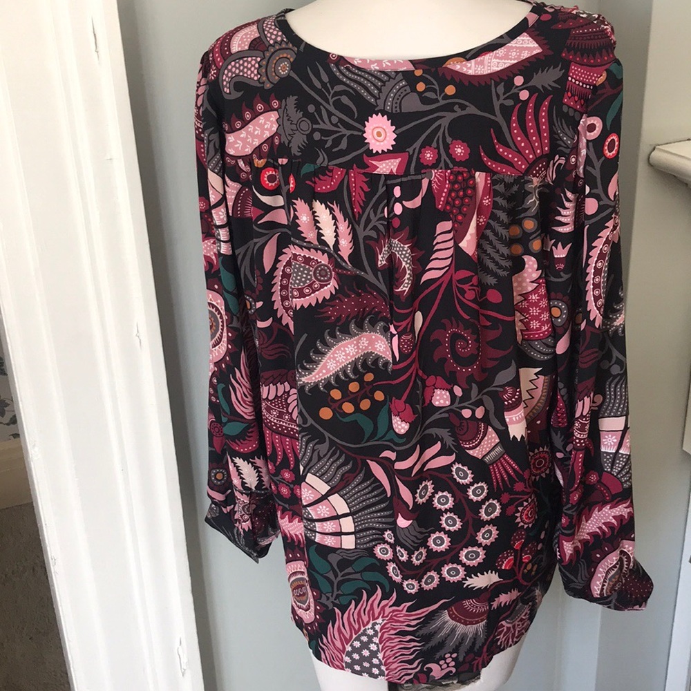 2 for $20! LOFT M Top - Picture 3 of 3